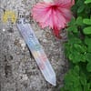 Bastone di selenite 7 Chakra colorati 1 punta - immagine 2