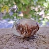 Cristal de quartz blanc roulé avec lépidolite et rutile argenté – Image 4