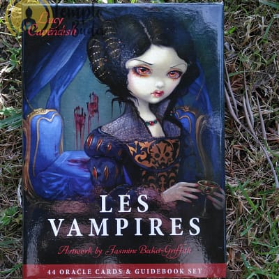 Óraculo Os Vampiros de Lucy Cavendish em Inglês